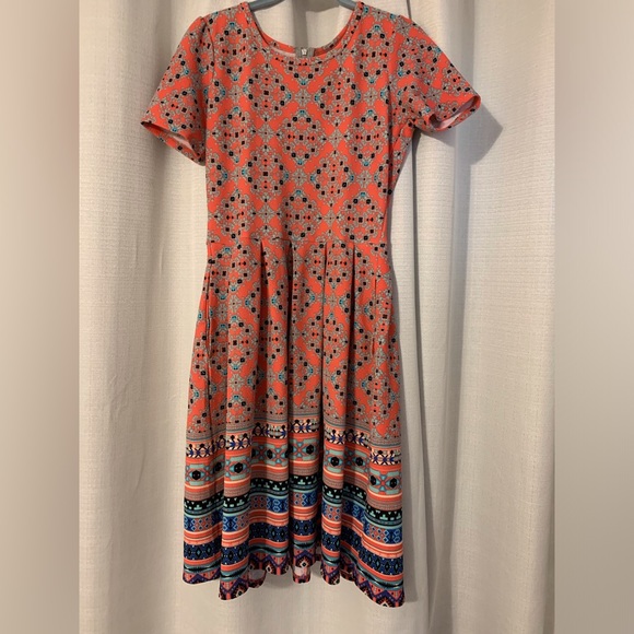 Bundle of 2 beautiful lularoe dresses. Size M - Picture 3 of 9
